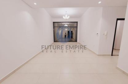 Apartment - 2 - 3 for rent in Airport Road Area - Al Garhoud - Dubai