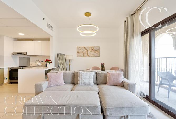 Exclusive | Tenanted | Community View