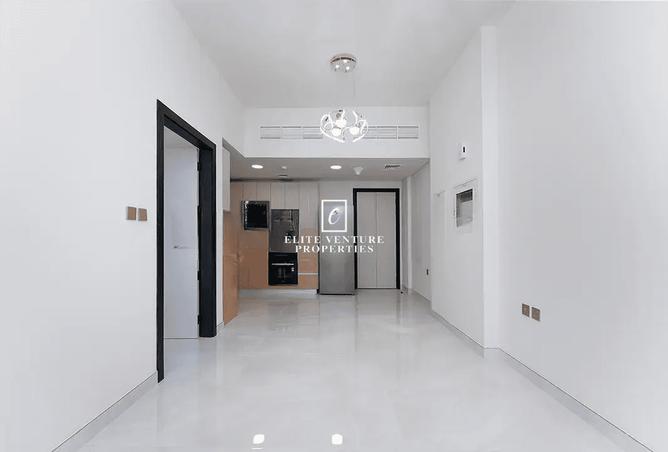 Prime Location | High Floor | Pets Allowed photo 2