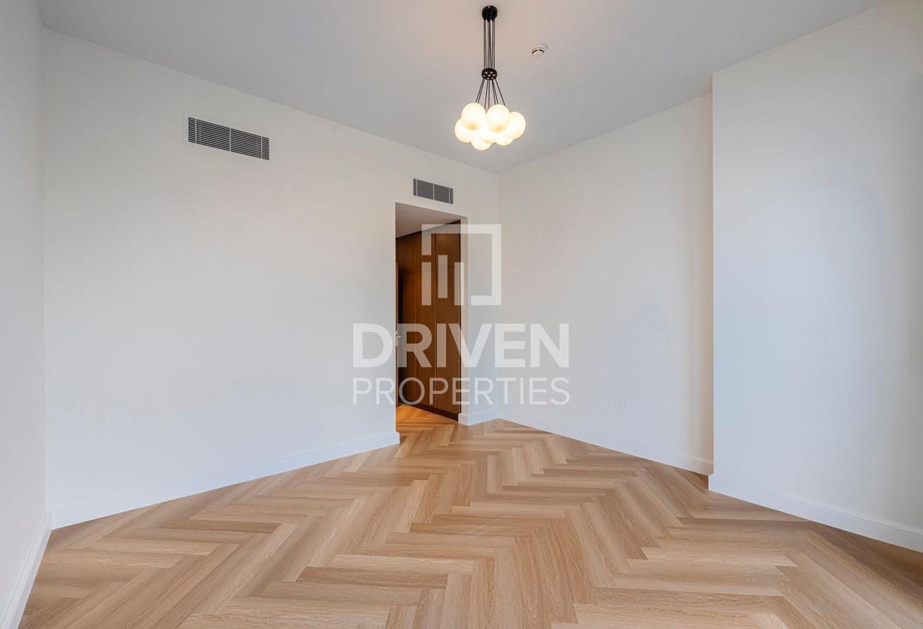 Corner Unit | Burj Khalifa and Canal View photo 12