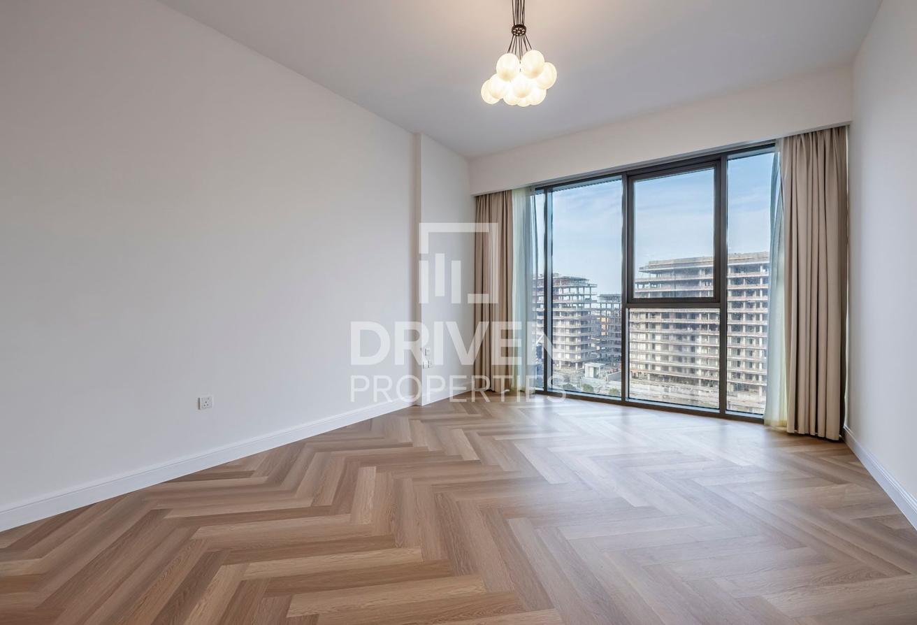 Corner Unit | Burj Khalifa and Canal View photo 9