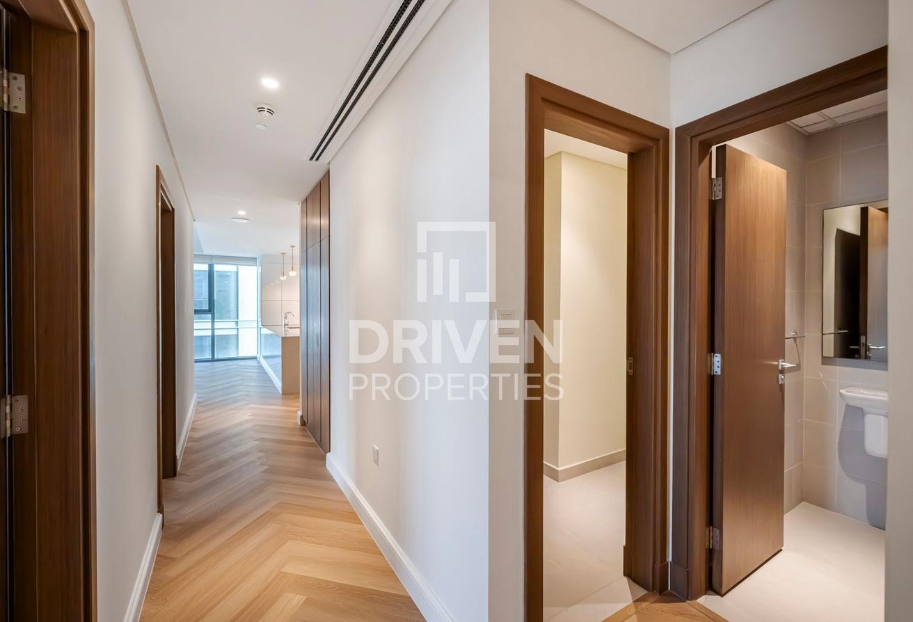 Corner Unit | Burj Khalifa and Canal View photo 11