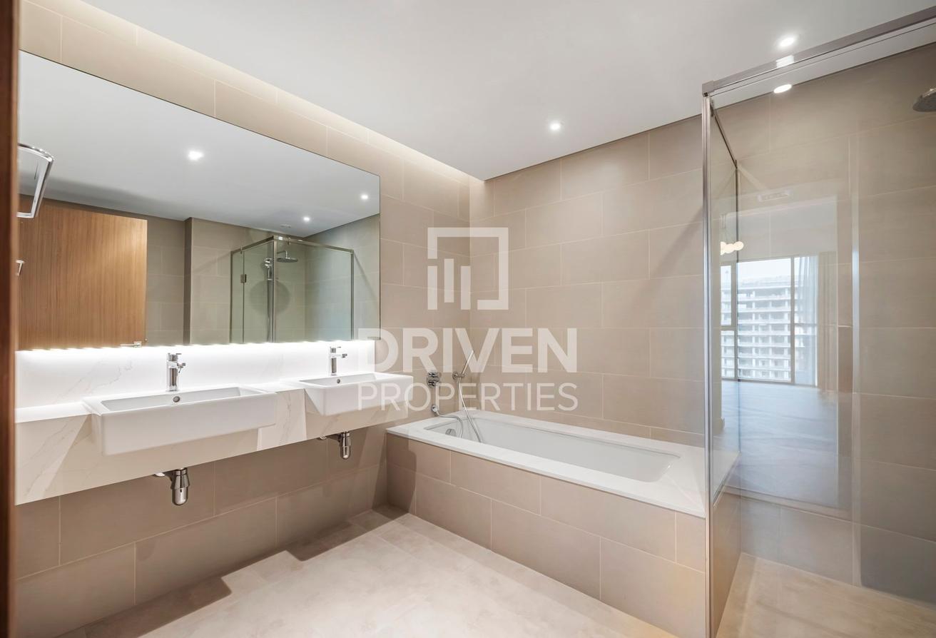 Corner Unit | Burj Khalifa and Canal View photo 20
