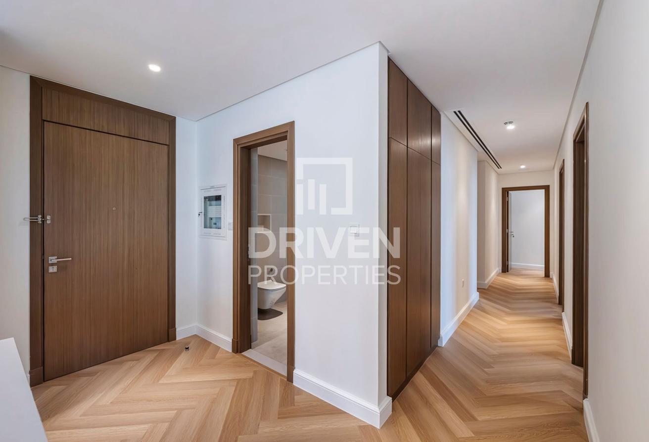 Corner Unit | Burj Khalifa and Canal View photo 15