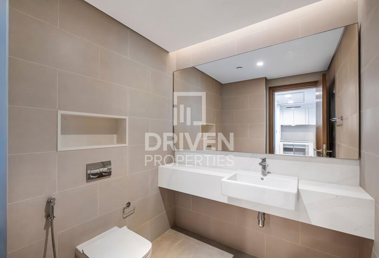 Corner Unit | Burj Khalifa and Canal View photo 17