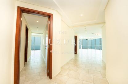 طابق كامل - 3 غرف نوم - 4 حمامات للايجار في برج الفتان - أبراج الفتان مارين - جميرا بيتش ريزيدنس - دبي