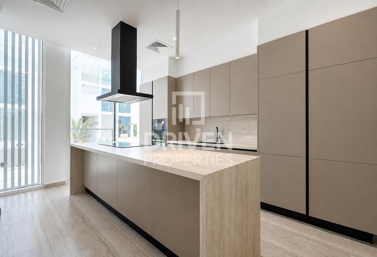 Corner Unit | Large Plot | Partially Furnished photo 25