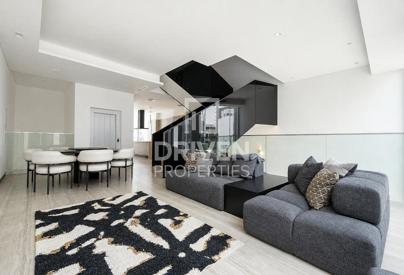 Corner Unit | Large Plot | Partially Furnished photo 5