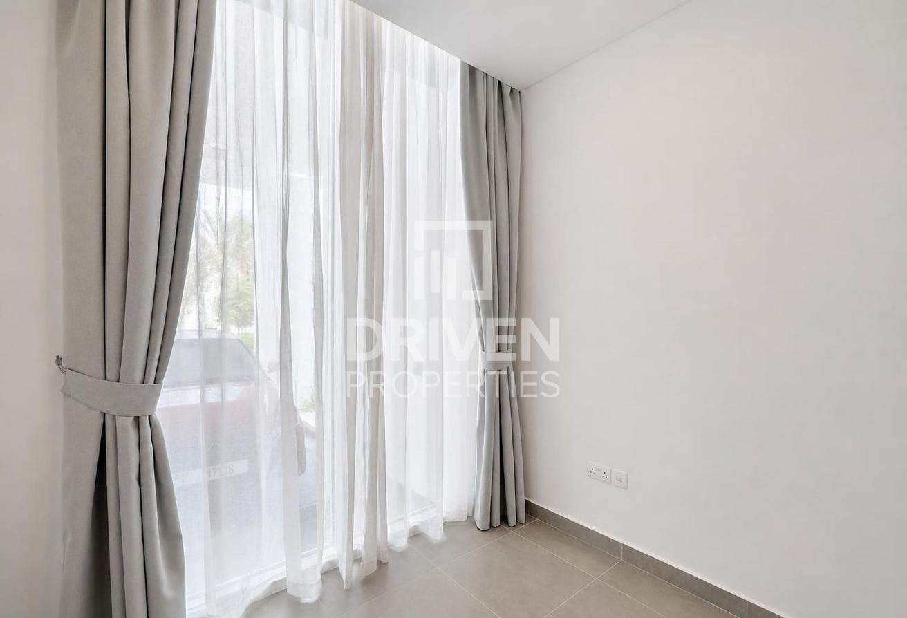 Corner Unit | Large Plot | Partially Furnished photo 12