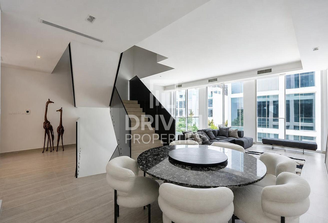 Corner Unit | Large Plot | Partially Furnished photo 10