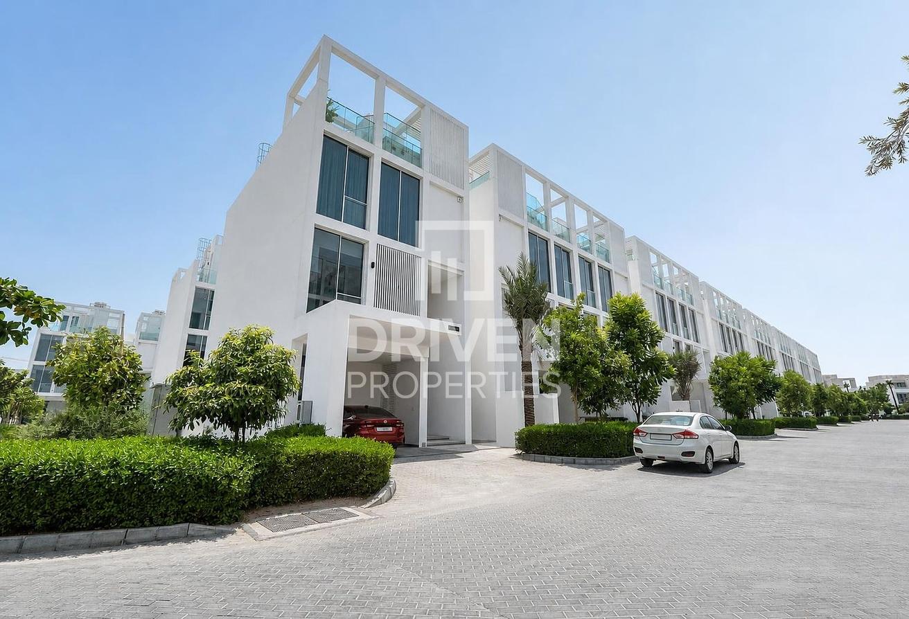 Corner Unit | Large Plot | Partially Furnished photo 9