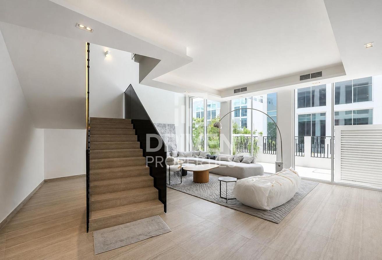 Corner Unit | Large Plot | Partially Furnished photo 2