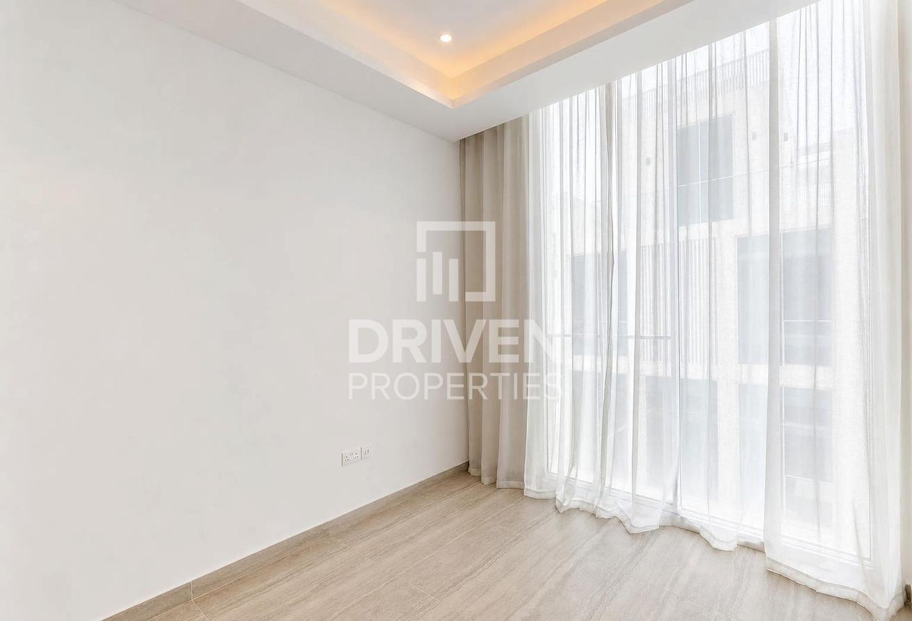 Corner Unit | Large Plot | Partially Furnished photo 14