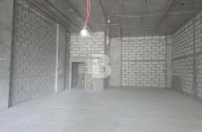 Retail - Studio for rent in Dubai Land Residence Complex - Dubai Land - Dubai