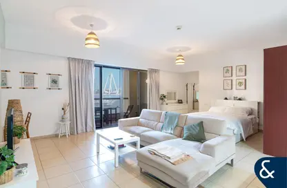 Apartment - 1 Bathroom for sale in Rimal 4 - Rimal - Jumeirah Beach Residence - Dubai