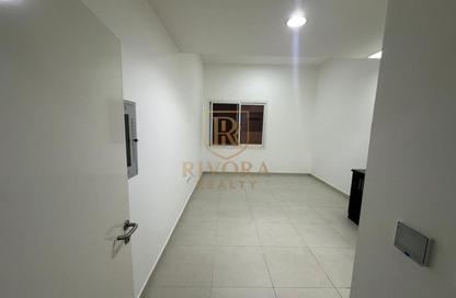 Apartment - Studio - 1 for rent in Al Karama - Dubai Apartment - Studio - 1 for rent in Al Karama - Dubai