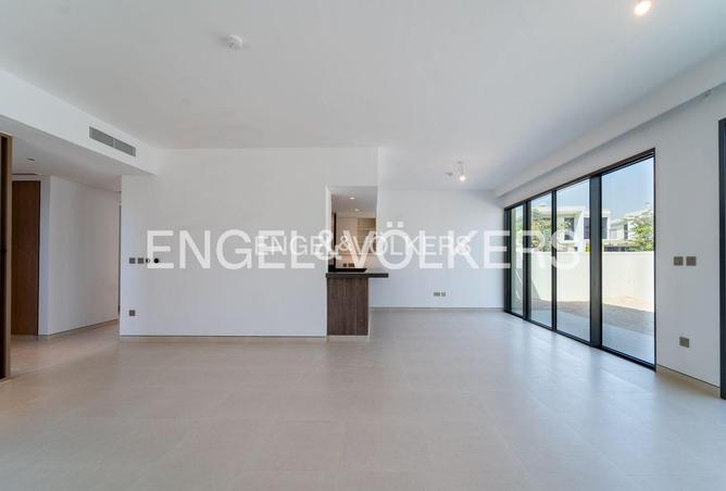 98249383 - Property Image 3