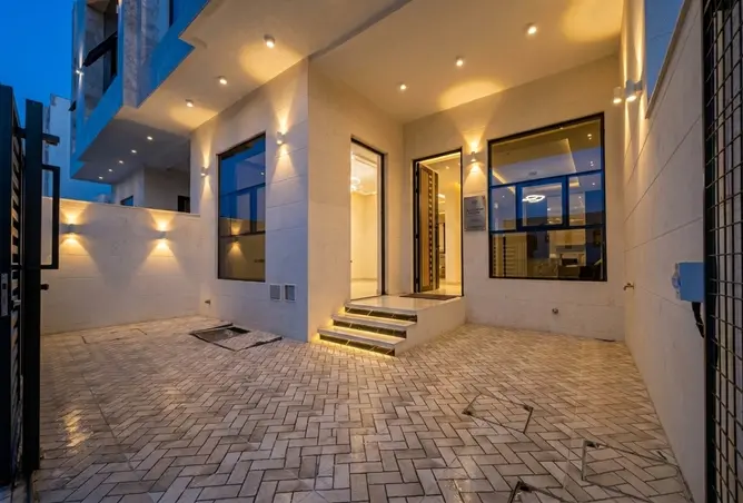 156009813 - Property Image 2