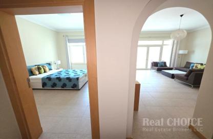 Apartment - 1 Bedroom - 2 Bathrooms for rent in Al Das - Shoreline Apartments - Palm Jumeirah - Dubai
