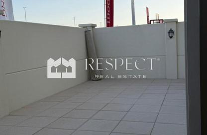 Townhouse - 2 Bedrooms - 4 Bathrooms for rent in Bloom Living - Zayed City (Khalifa City C) - Khalifa City - Abu Dhabi