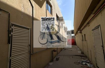 سكن عمال - استوديو - 8 حمامات للايجار في المنطقة الصناعية رقم 2 - المنطقة الصناعية بالشارقة - الشارقة