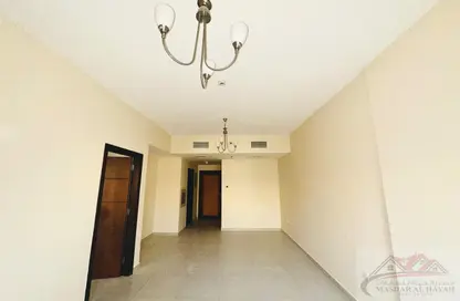 Apartment - 1 Bedroom - 2 Bathrooms for rent in Muwaileh 29 Building - Muwaileh - Sharjah