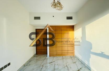 Apartment - 2 - 2 for rent in Central 1 Dubai 5 - Jumeirah Garden City - Al Satwa - Dubai