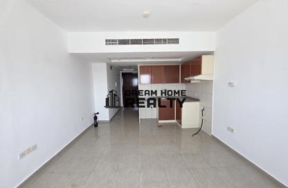 Apartment - Studio - 1 for rent in Al Khan 9 building - Al Khan - Sharjah