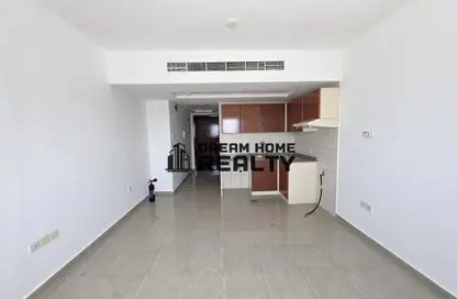 Apartment - 1 Bathroom for rent in Al Khan 9 building - Al Khan - Sharjah Apartment - 1 Bathroom for rent in Al Khan 9 building - Al Khan - Sharjah