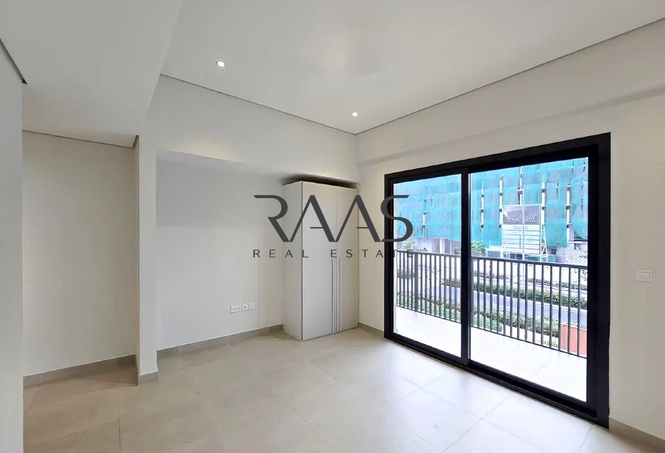 Fully Renovated | Brand New Building |2 Bed +Maid photo 3