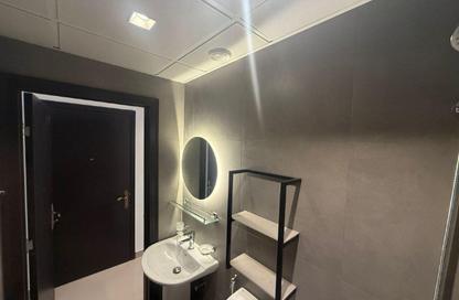 Apartment - Studio - 1 Bathroom for rent in Cornich Al Khalidiya - Al Khalidiya - Abu Dhabi