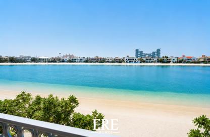 Villa - 4 Bedrooms - 5 Bathrooms for rent in Garden Homes Frond C - Garden Homes - Palm Jumeirah - Dubai