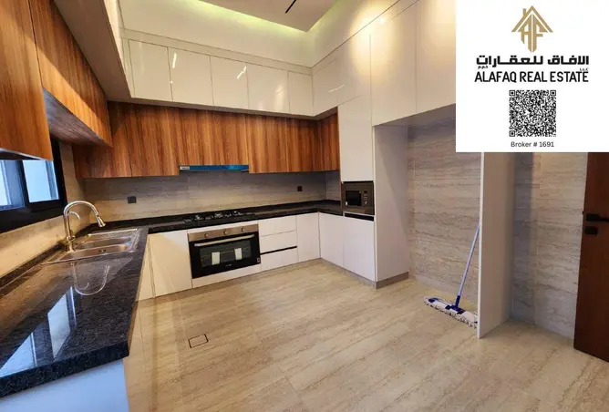 85313402 - Property Image 2