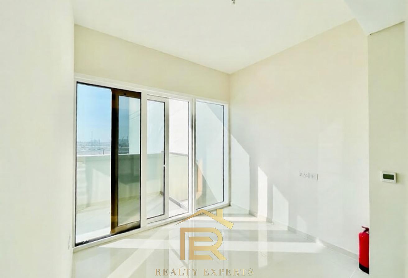 1BR Apartment | Golf & City Views | Balcony Access photo 2