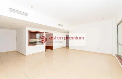 Apartment - 2 Bedrooms - 3 Bathrooms for rent in Rimal 2 - Rimal - Jumeirah Beach Residence - Dubai