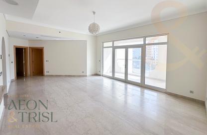 Apartment - 2 Bedrooms - 4 Bathrooms for rent in Al Haseer - Shoreline Apartments - Palm Jumeirah - Dubai