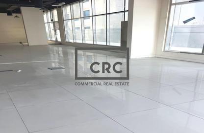 Retail - Studio for rent in Al Nisf Building - International Airport Area - Deira - Dubai
