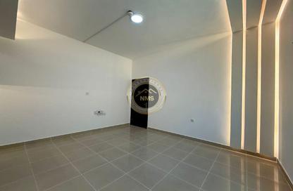 Apartment - Studio - 1 Bathroom for rent in Hadbat Al Zafranah - Muroor Area - Abu Dhabi