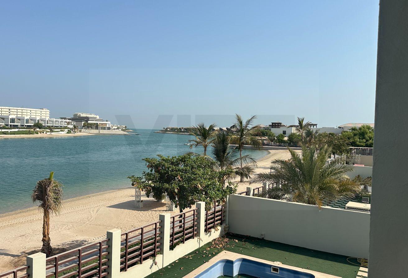 Direct Beachfront – Maids Room + Private Pool