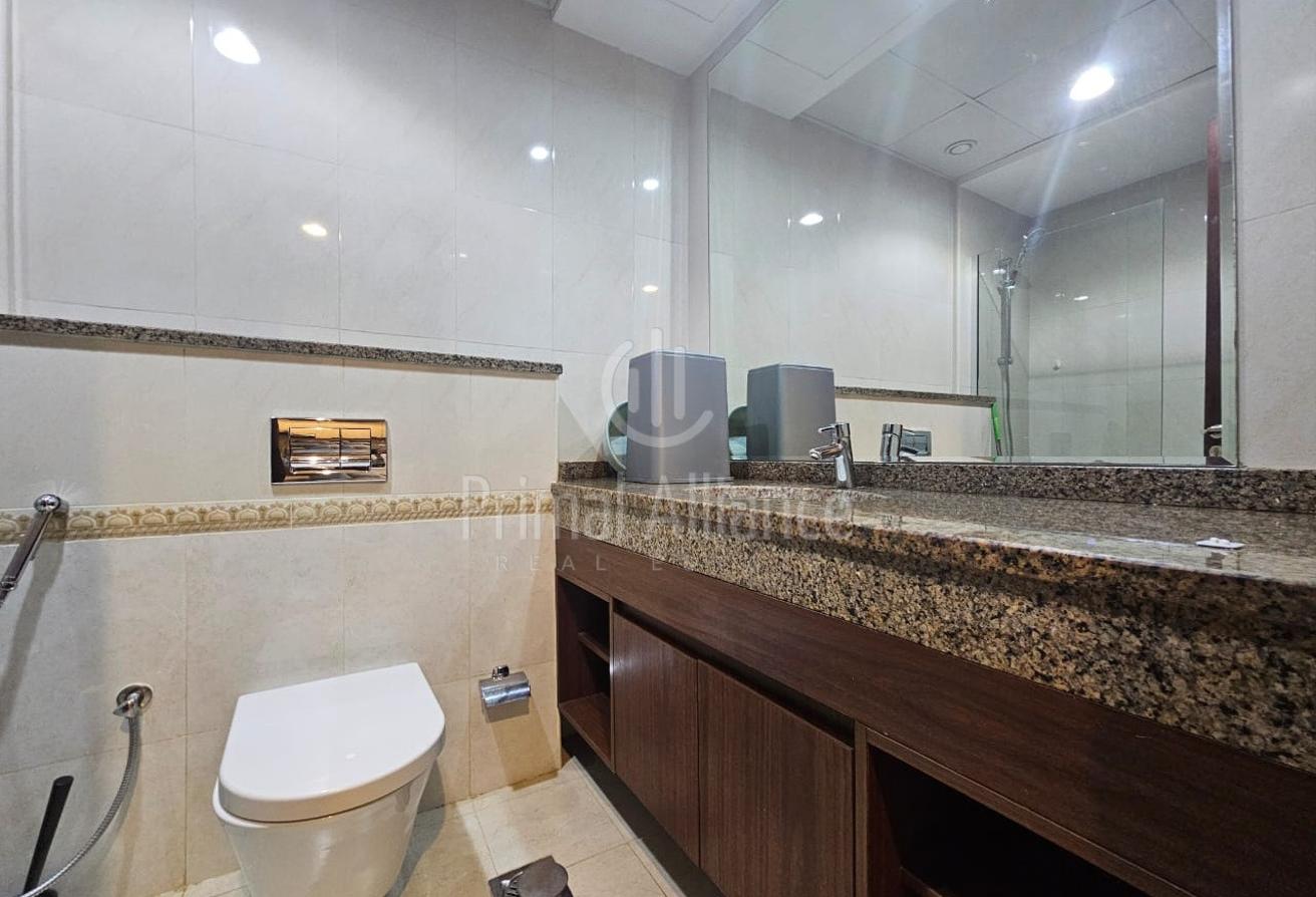 Fully Furnished Studio | Great Location | Vacant photo 8
