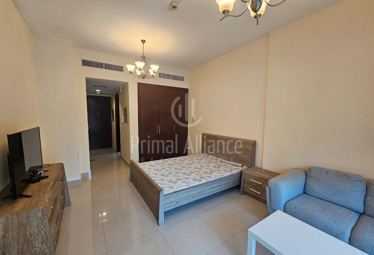 Fully Furnished Studio | Great Location | Vacant photo 7