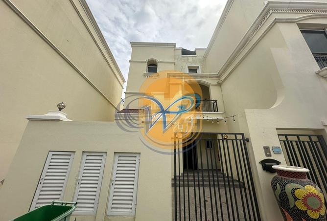 73114057 - Property Image 2