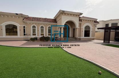Villa - 4 Bedrooms - 6 Bathrooms for rent in Al Suyoh - Sharjah