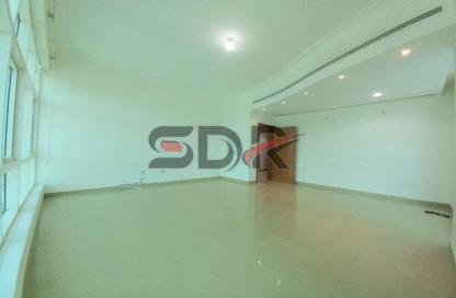 Apartment - 3 Bedrooms - 4 Bathrooms for rent in Al Sawari Tower - Al Khalidiya - Abu Dhabi