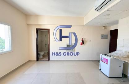 Apartment - Studio - 1 Bathroom for rent in Muwaileh 3 Building - Muwaileh - Sharjah