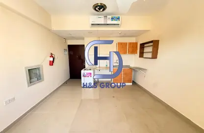 Apartment - Studio - 1 Bathroom for rent in Muwaileh 3 Building - Muwaileh - Sharjah