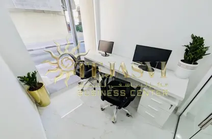 مكتب - غرفة نوم - 1 حمام للايجار في لولو سنتر - منطقة حديقة الكرامة - الكرامة - دبي