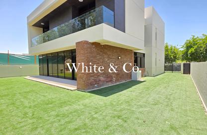 Villa - 5 - 6 for sale in Longview - Damac Hills - Dubai Villa - 5 - 6 for sale in Longview - Damac Hills - Dubai