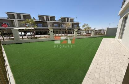 Villa - 3 Bedrooms - 4 Bathrooms for sale in Victoria 2 - Victoria - Damac Hills 2 - Dubai