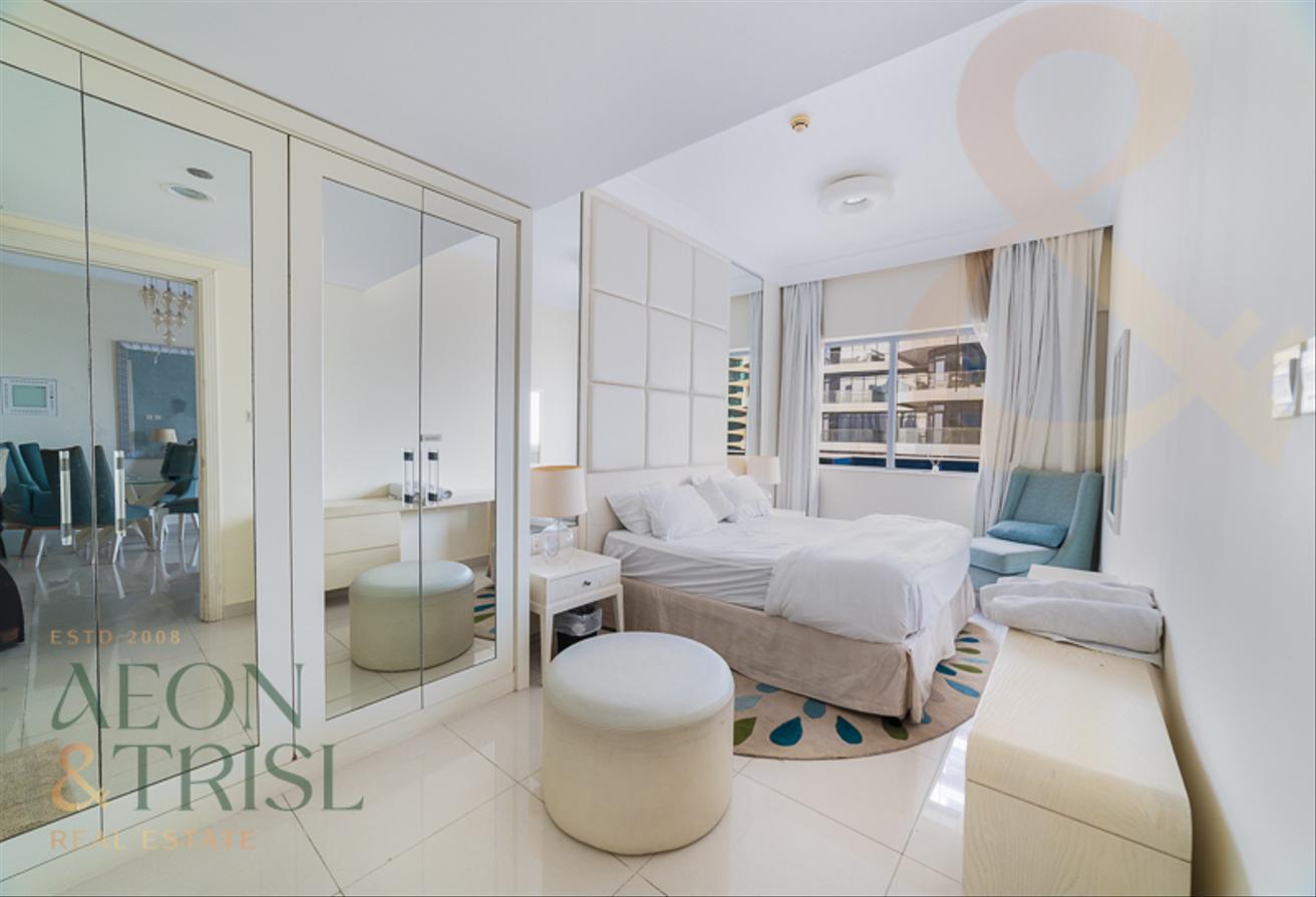 The Signature l Luxury Living l Burj & View photo 3